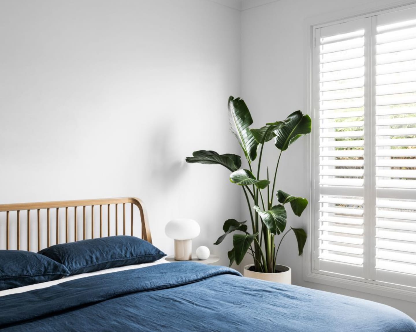 How to install shutters