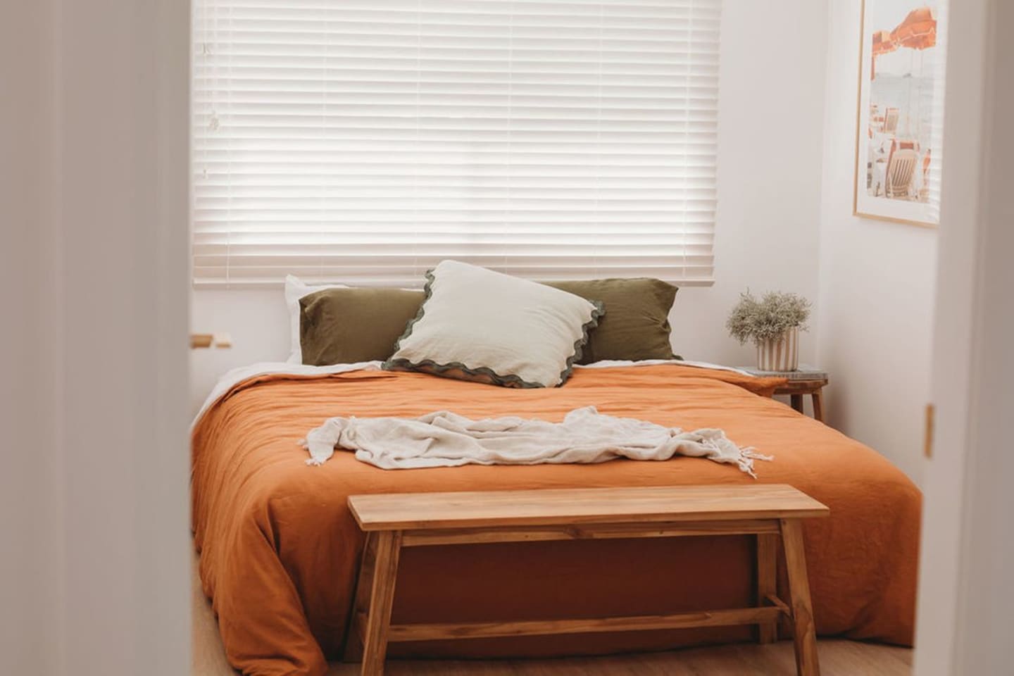 Easy to control light and privacy