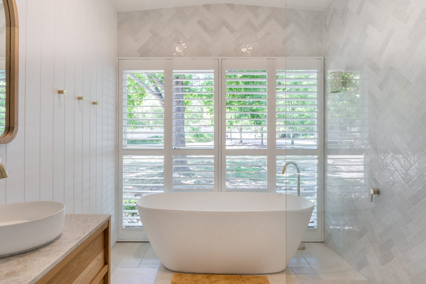 2 / Plantation Shutters