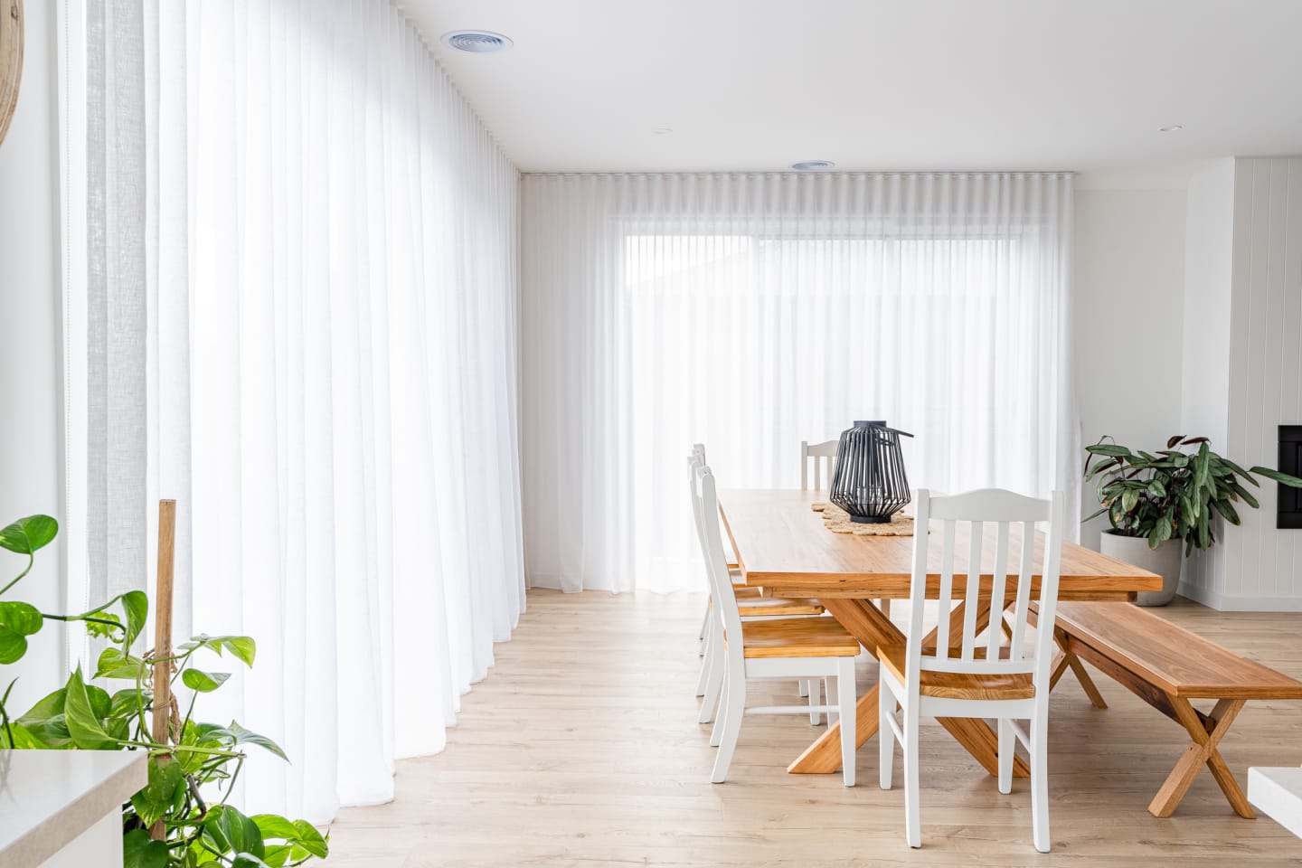 How to install curtains