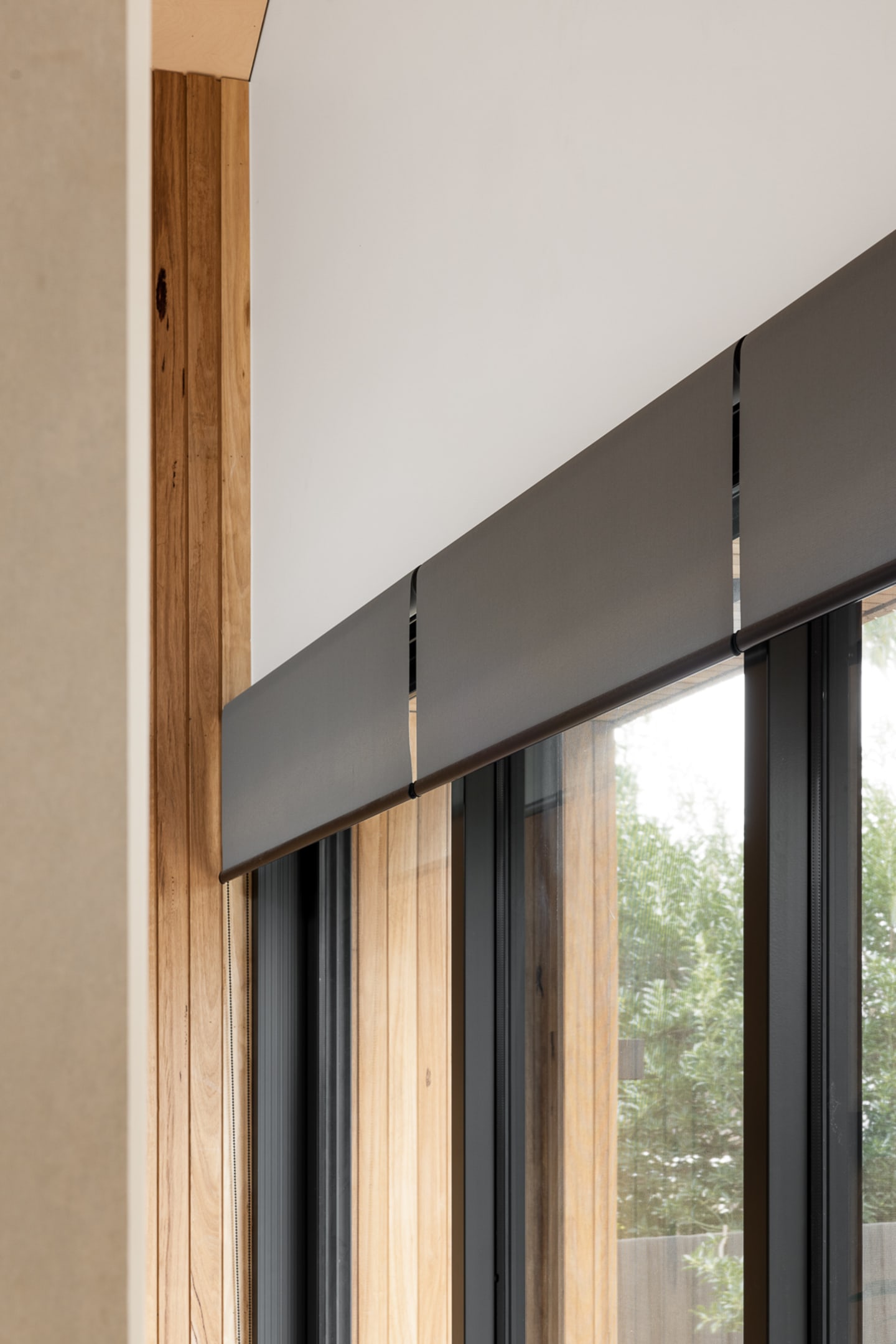 How to install linked roller blinds