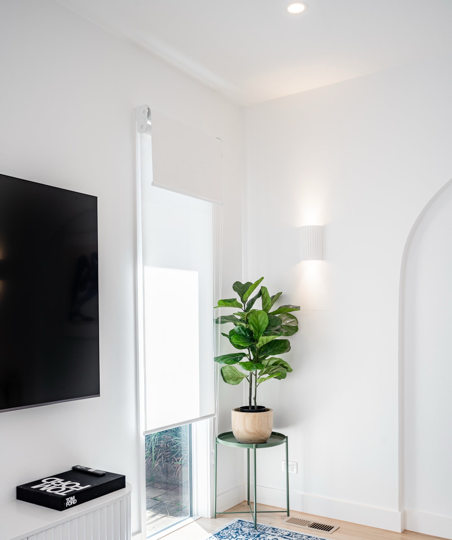 The best installation options for double roller blinds: Combined recess ...