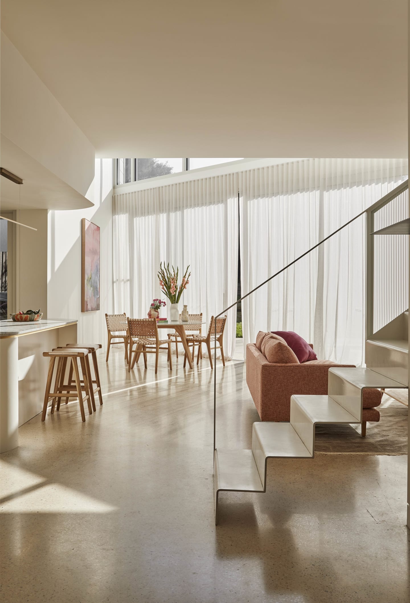 undefinedChoosing the perfect track position for face mount curtains