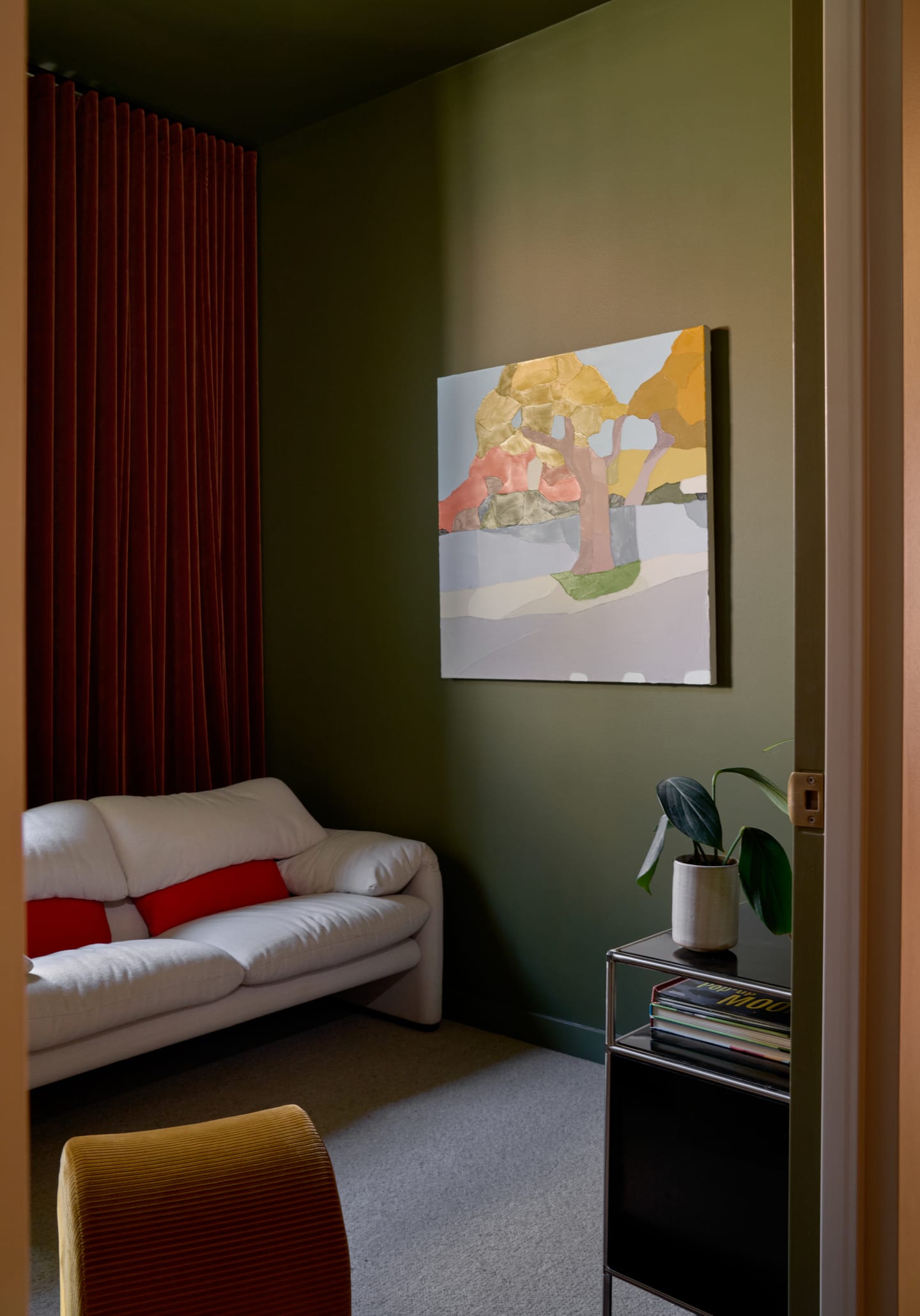 undefinedAfraid of Colour at Home? A Melbourne Interior Decorator Shares How to Get It Right