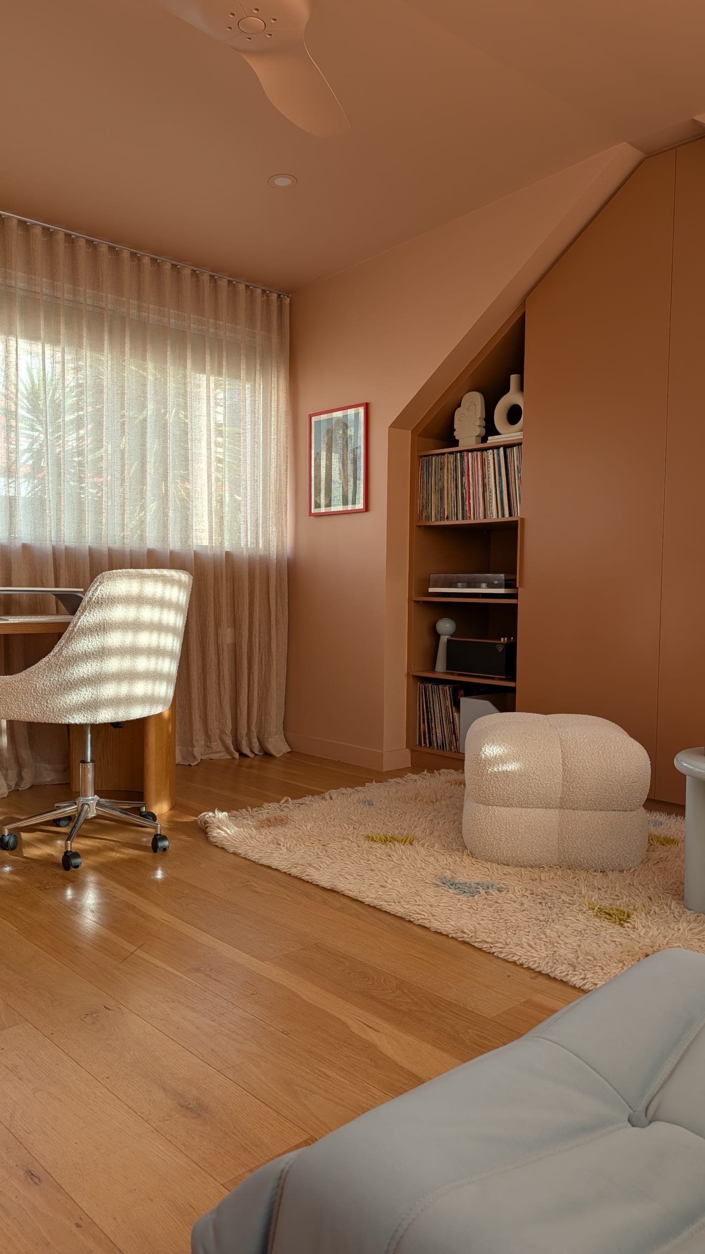 1. Try Colour Drenching for a Bold, Cohesive Living Room